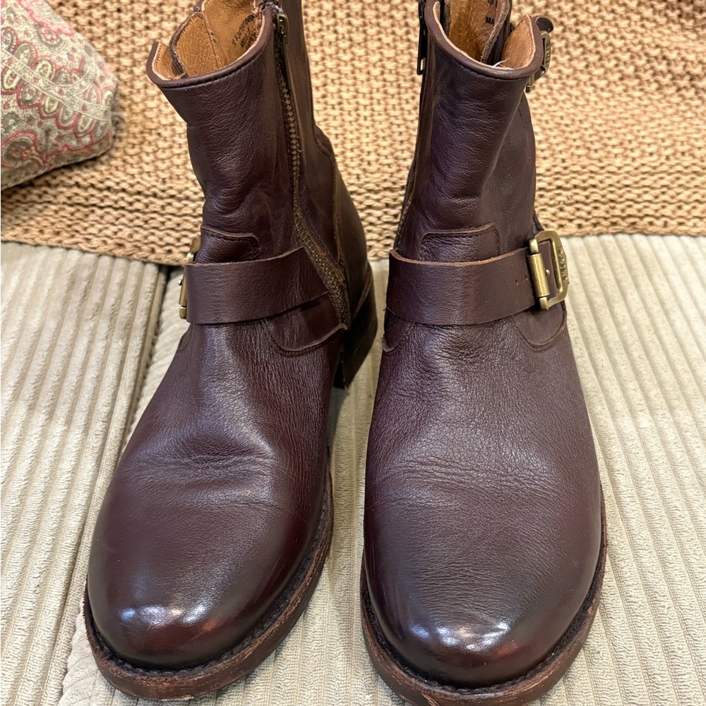 FRYE Vicky Engineer
Leather Construction Ankle Bo… - image 3